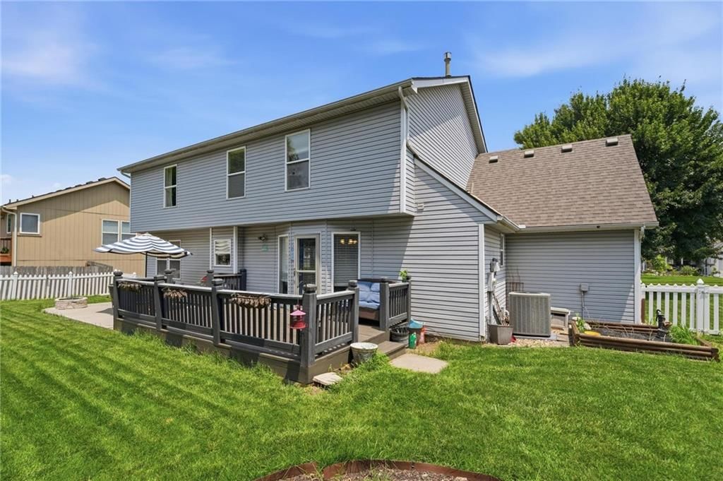 10926 N Holly Street — photo 41
