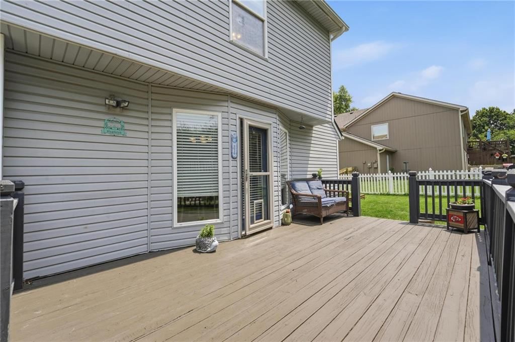 10926 N Holly Street — photo 42