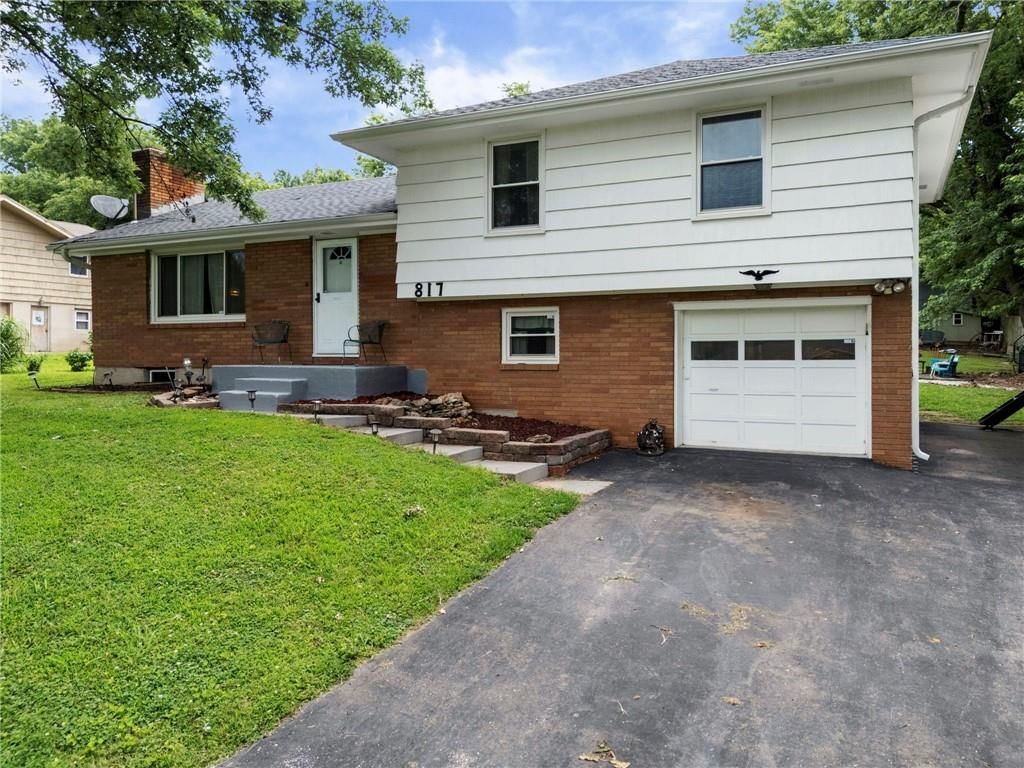 817 S Alexander Road — photo 1