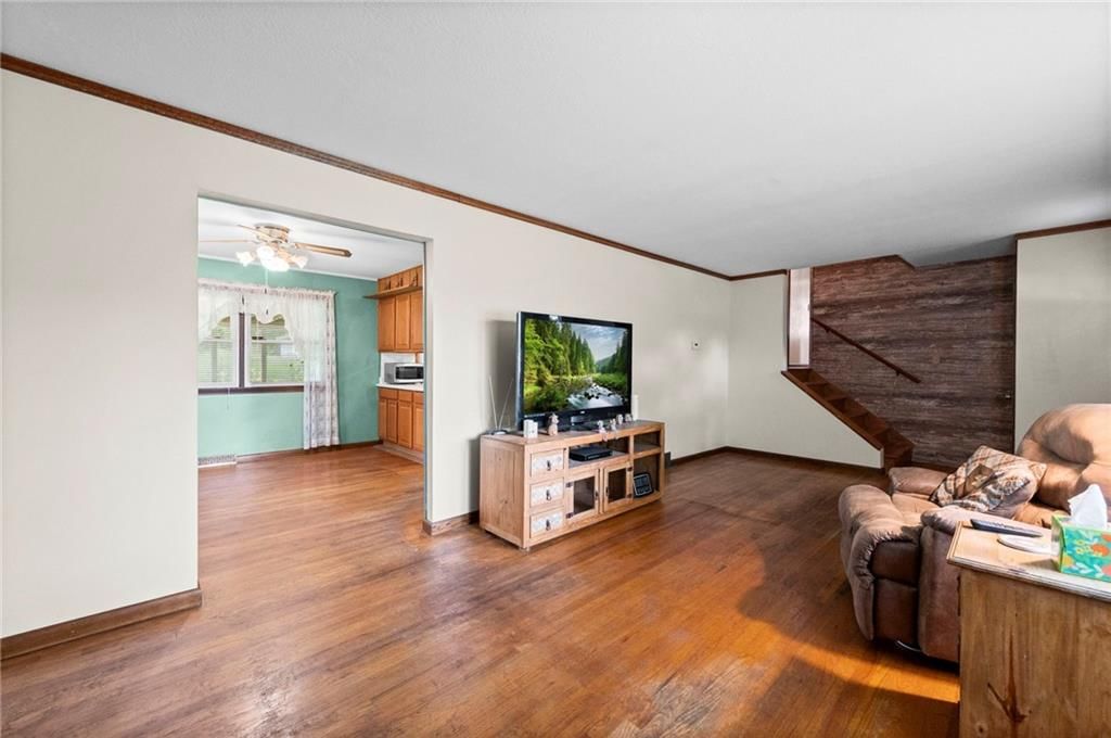 817 S Alexander Road — photo 3