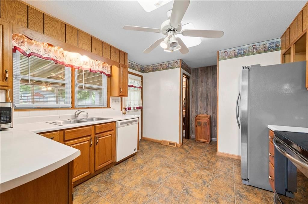 817 S Alexander Road — photo 10