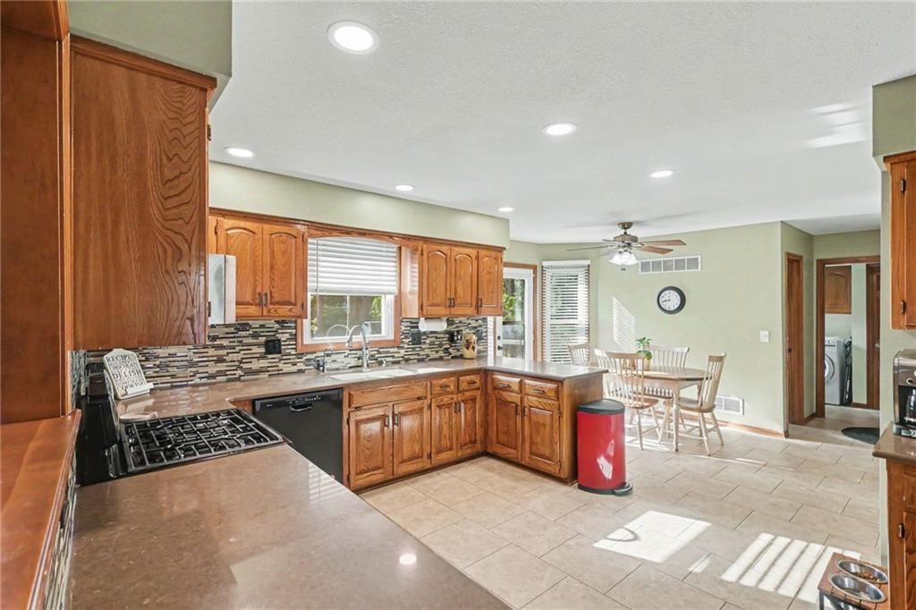 11613 S Penrose Street — photo 16