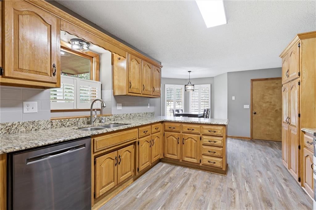24512 Shadow Court — photo 11