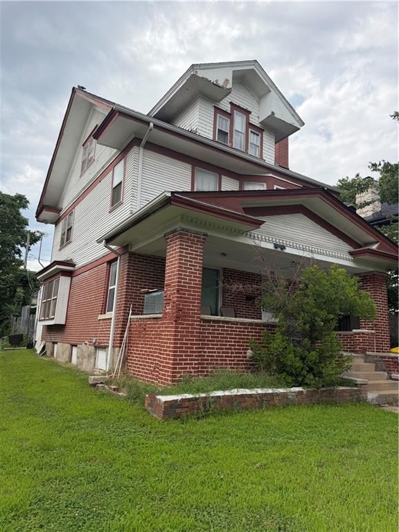 136 Spruce Avenue — photo 2