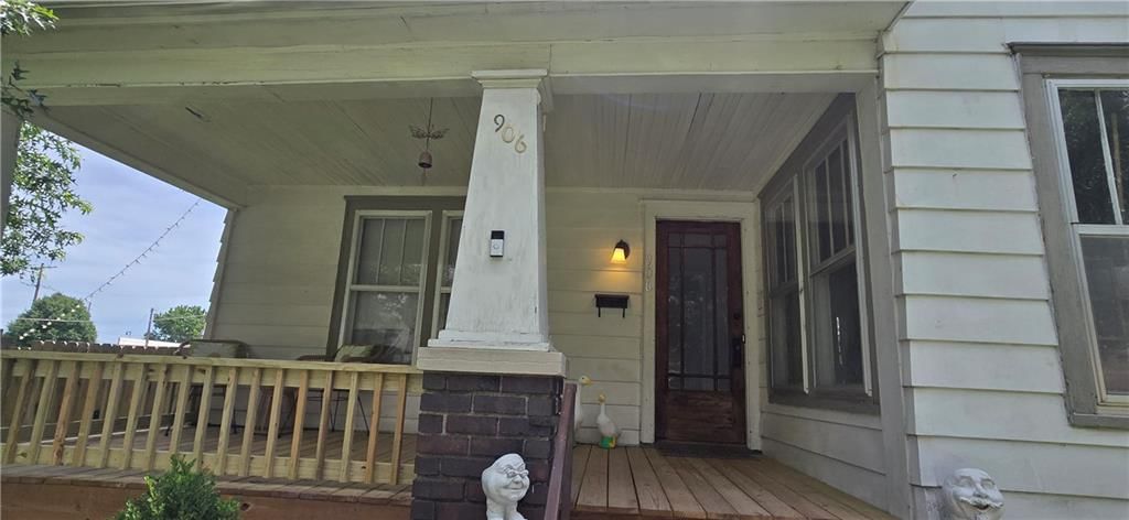 906 N Pine Street — photo 6