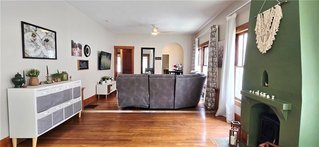 906 N Pine Street — photo 11
