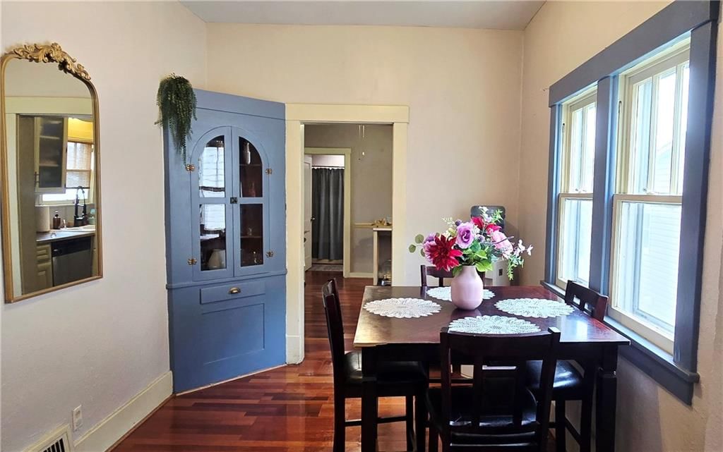 906 N Pine Street — photo 16