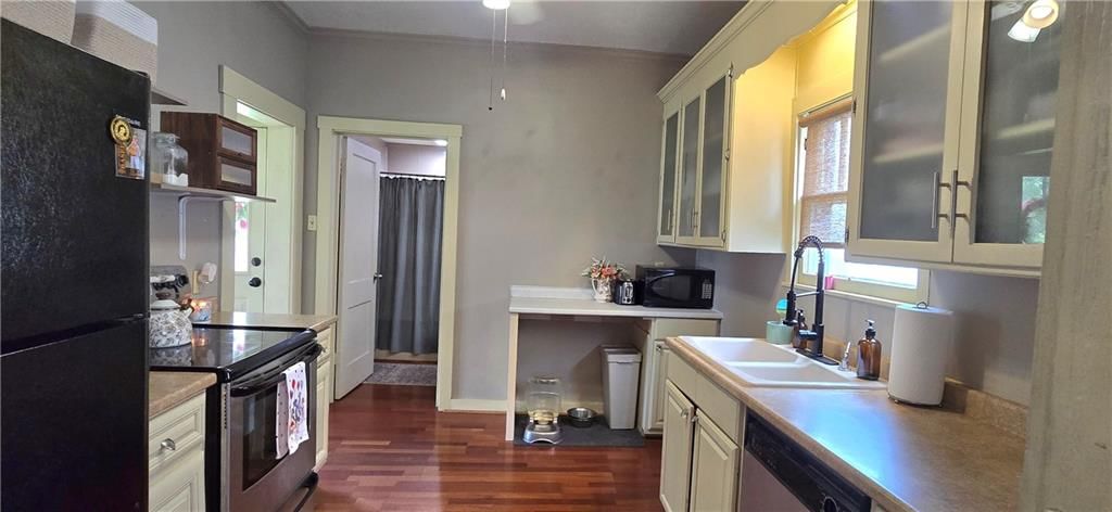 906 N Pine Street — photo 17