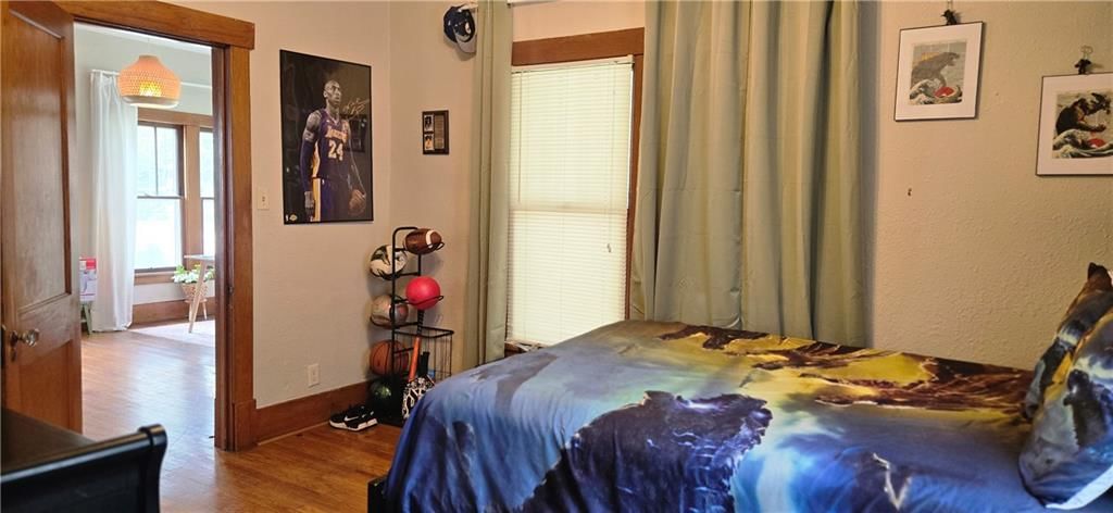 906 N Pine Street — photo 34