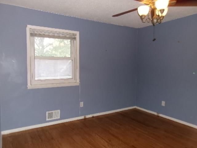 618 NW Kay Drive — photo 8