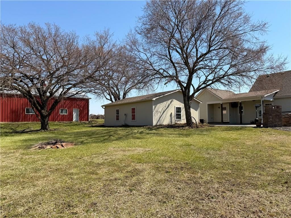 1028 N 600 Road — photo 34