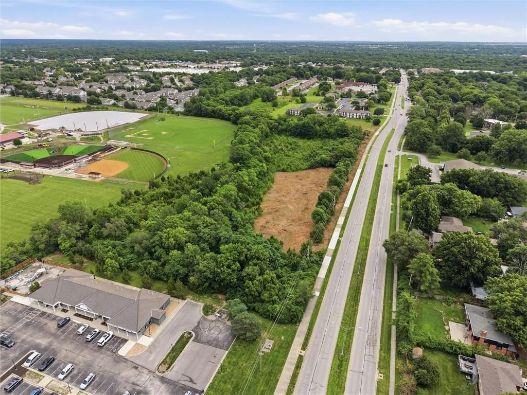 E Chipman Road — photo 18