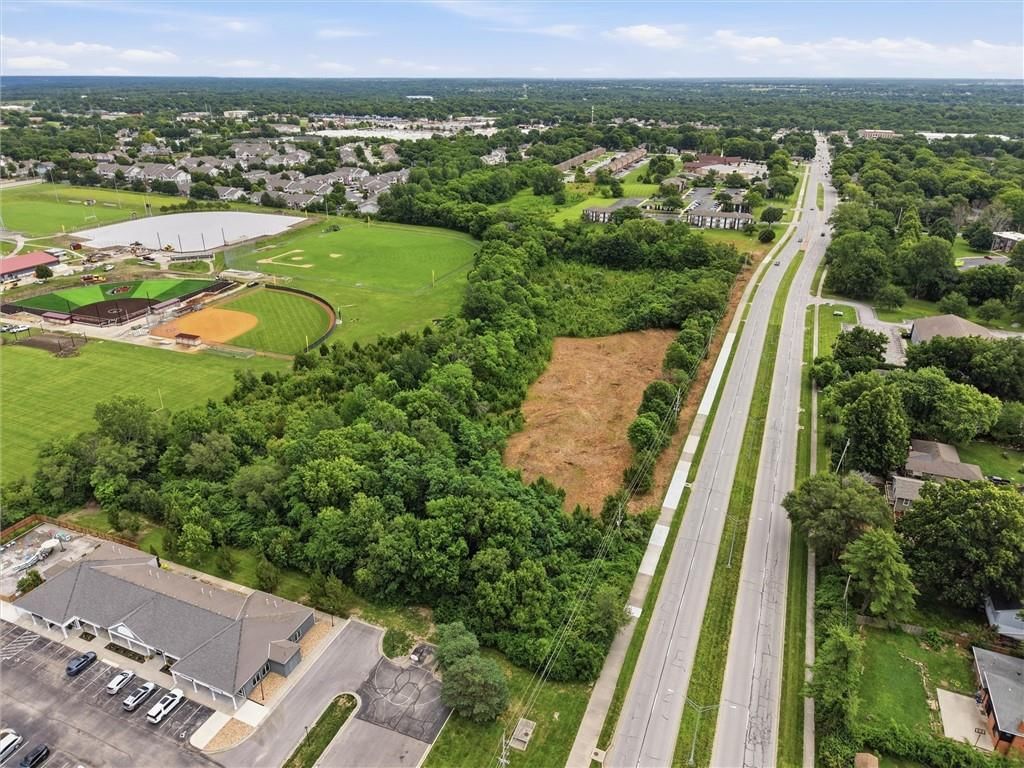E Chipman Road — photo 19
