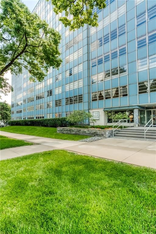 333 W Meyer Boulevard — photo 3