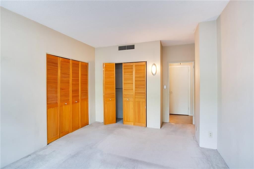333 W Meyer Boulevard — photo 10