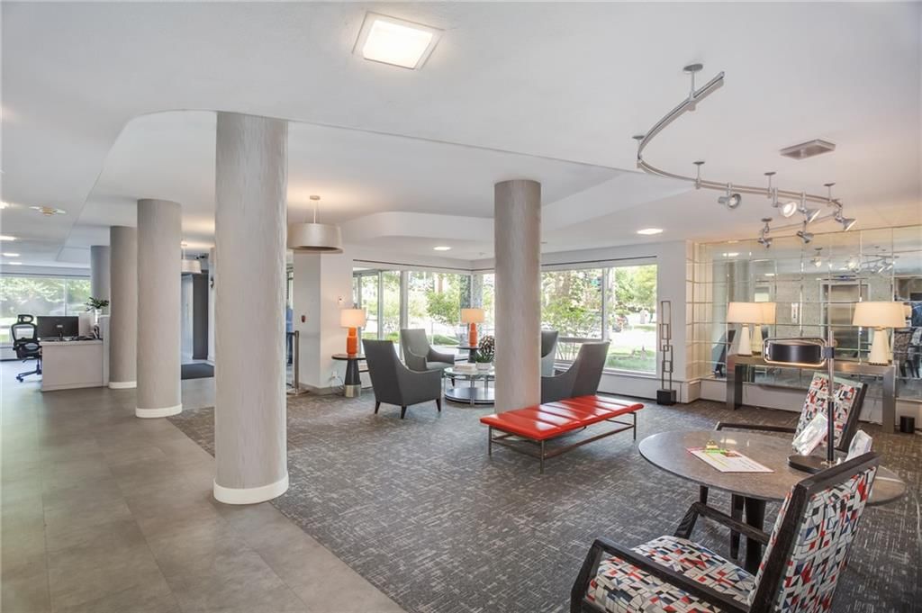 333 W Meyer Boulevard — photo 15