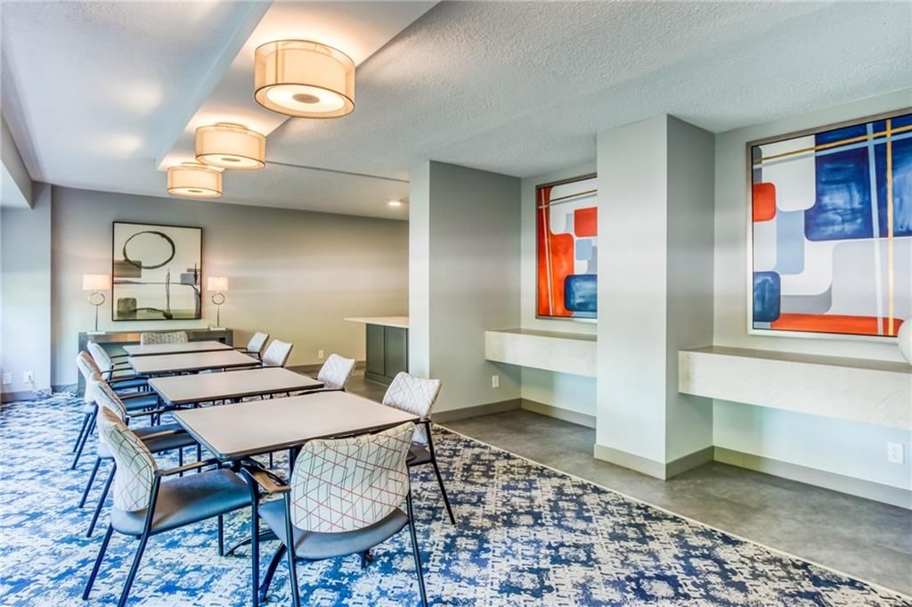 333 W Meyer Boulevard — photo 16