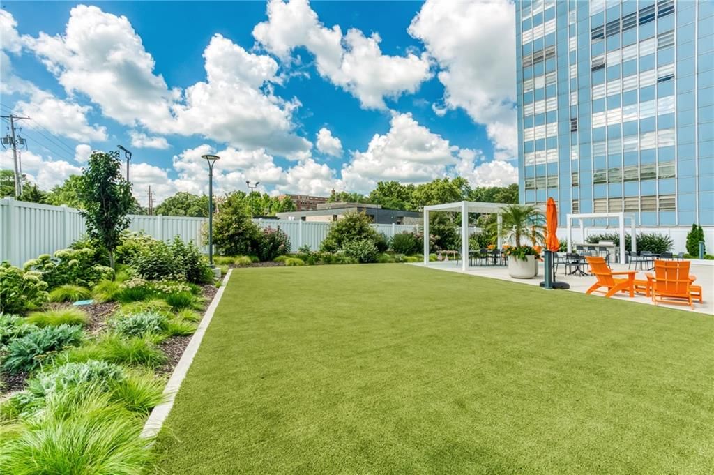 333 W Meyer Boulevard — photo 22