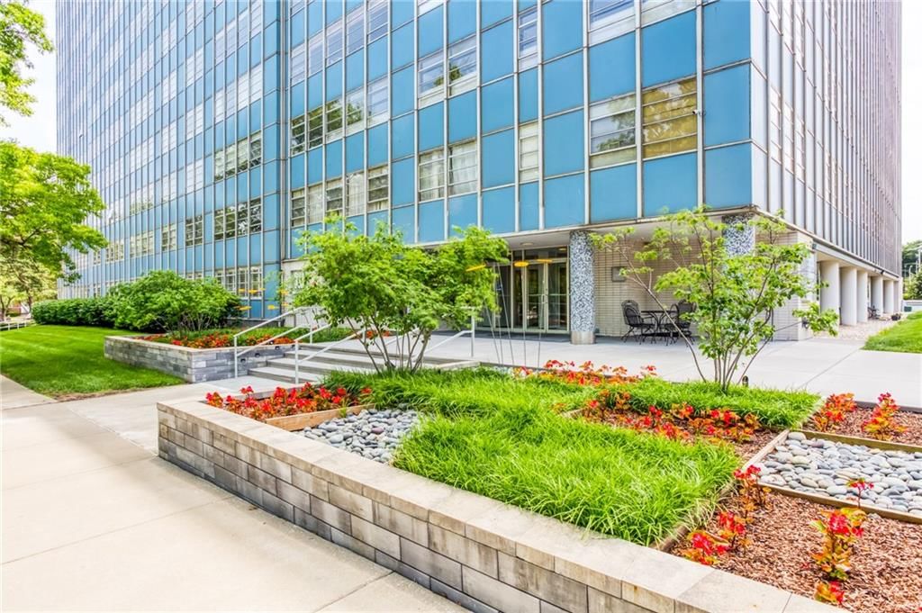 333 W Meyer Boulevard — photo 30
