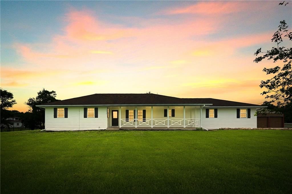 22922 Bedford Road, Spring Hill, KS