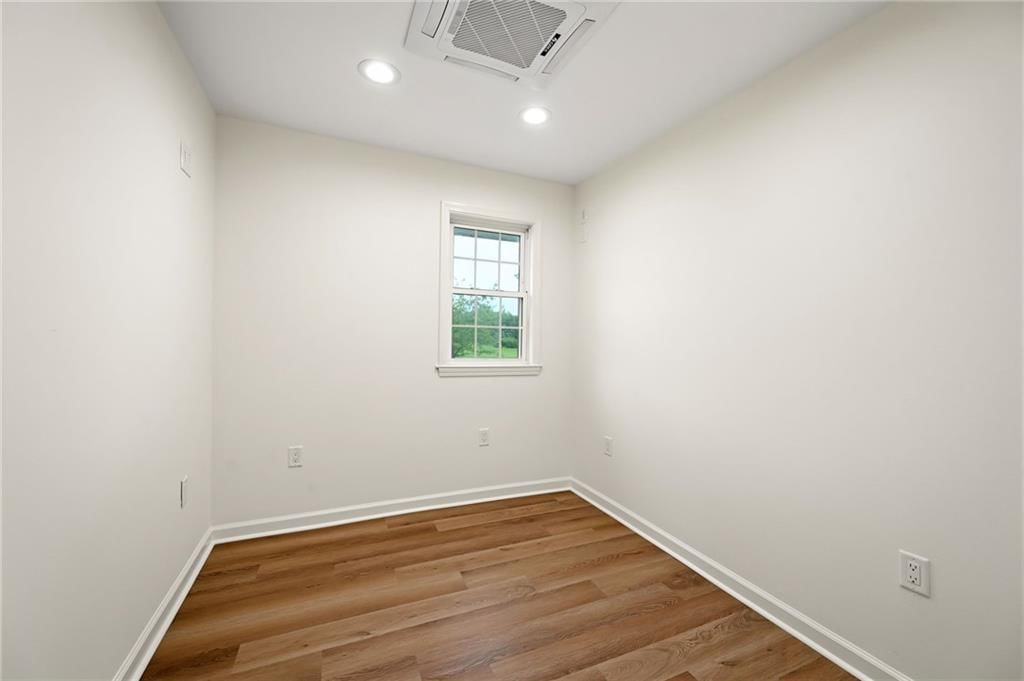 22922 Bedford Road — photo 31