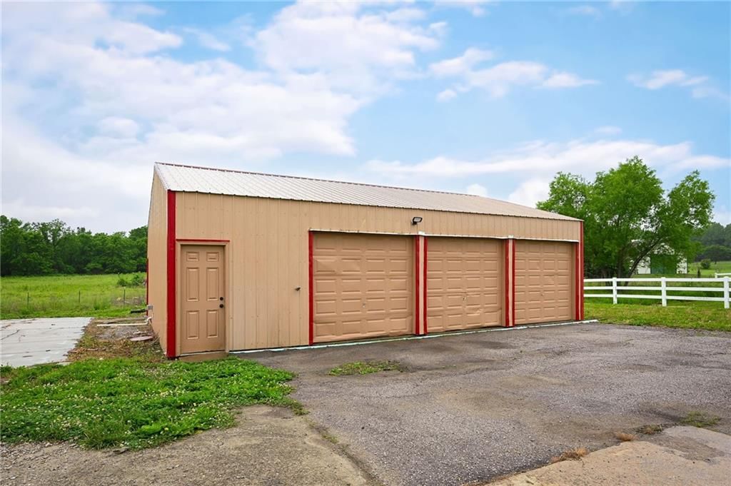 22922 Bedford Road — photo 34