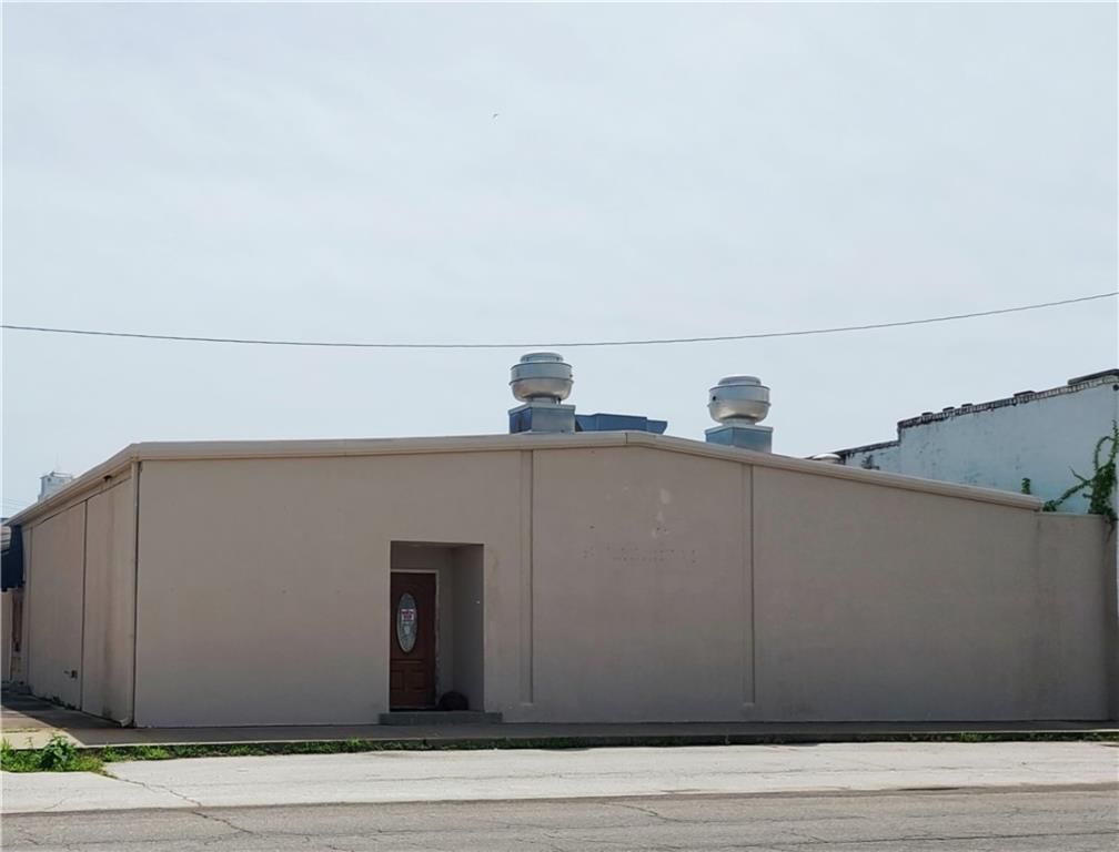 218 S Summit Street — photo 1