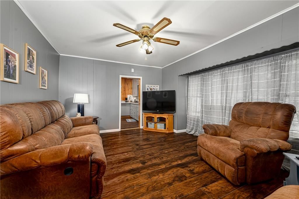 237 Allcutt Avenue — photo 4