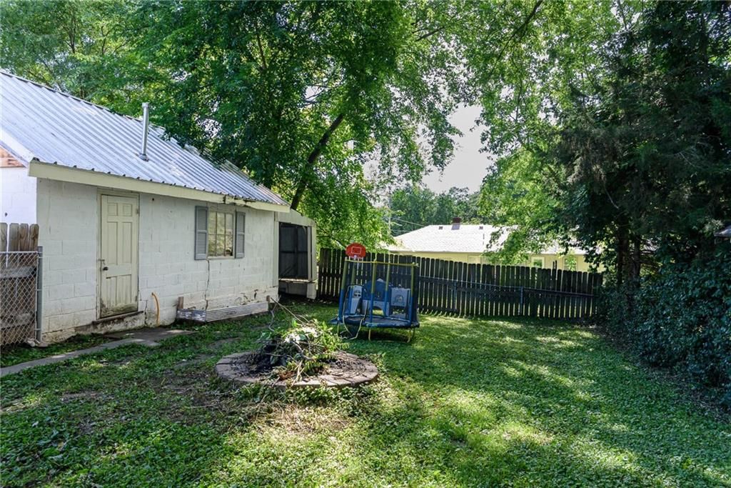 237 Allcutt Avenue — photo 19