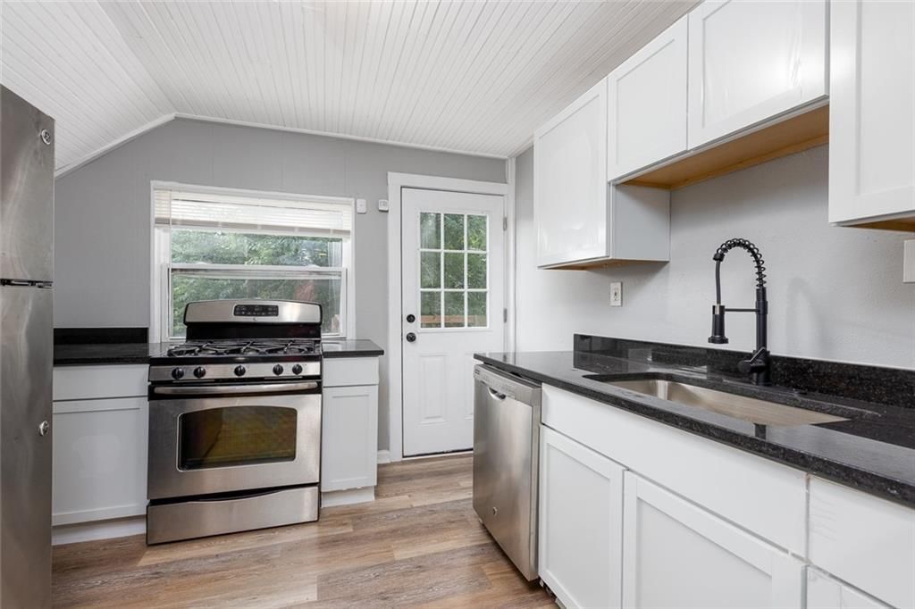 1111 W 44TH Street — photo 11