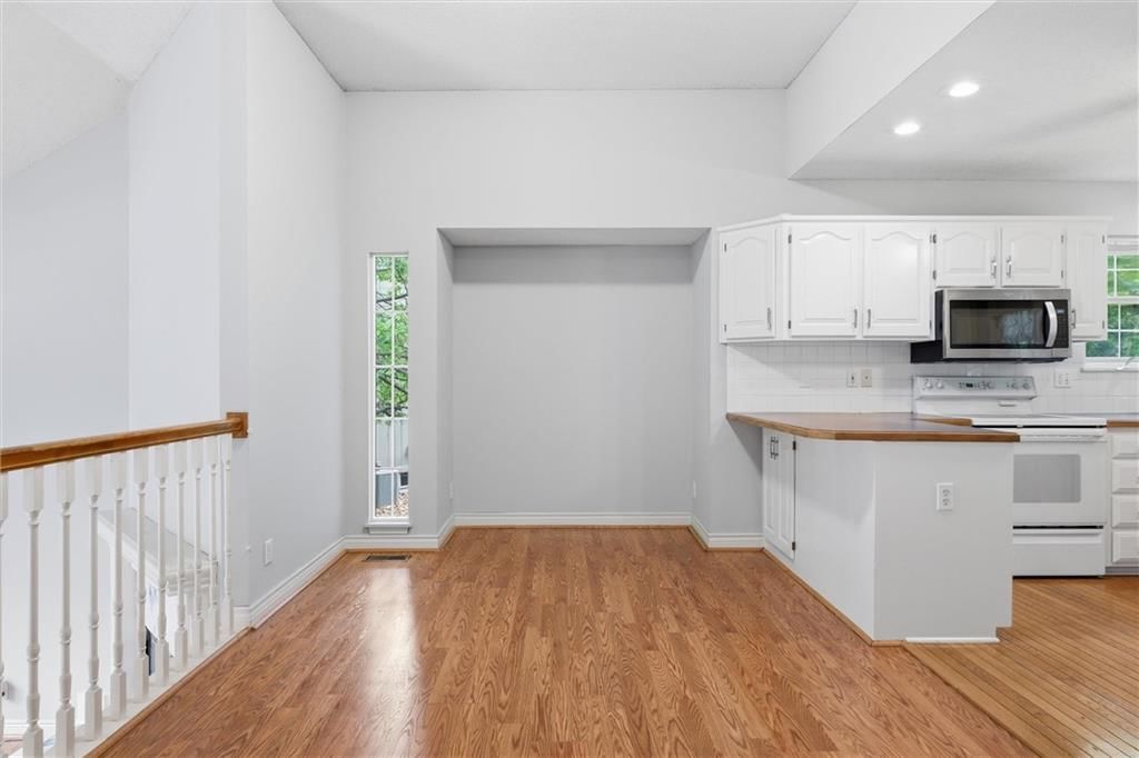 15358 RILEY Street — photo 9