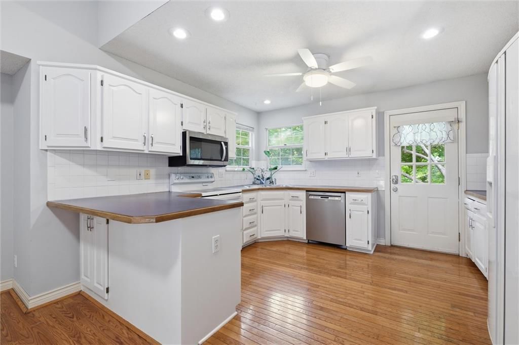 15358 RILEY Street — photo 11