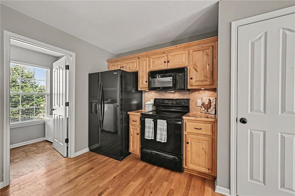 8427 N Kensington Avenue — photo 10