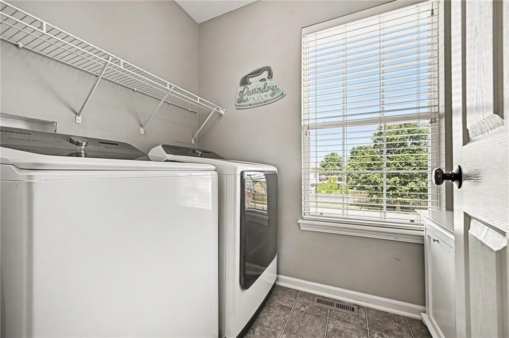 8427 N Kensington Avenue — photo 12