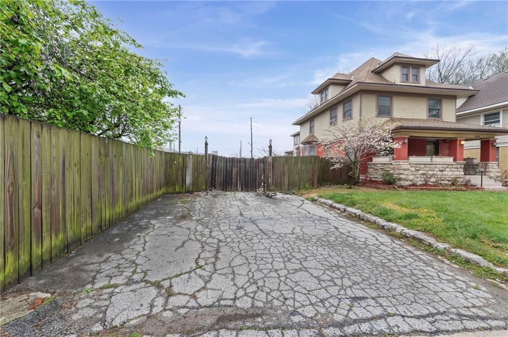 3424 Holmes Street — photo 3