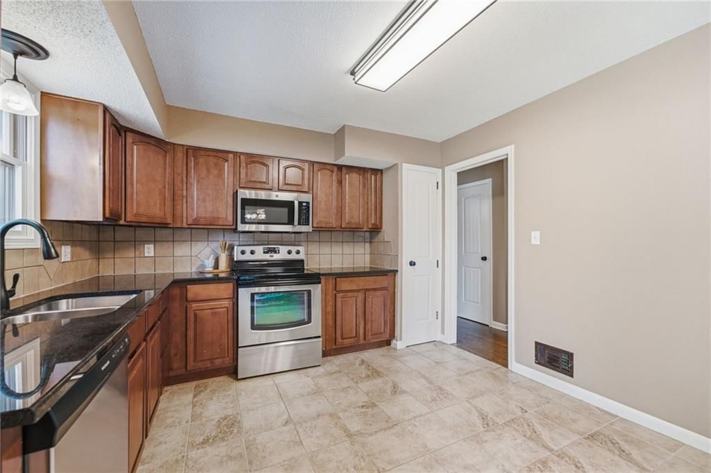 305 SW Marion Lane — photo 16