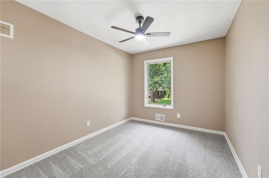 305 SW Marion Lane — photo 18