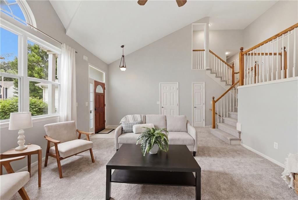 720 SE James Circle — photo 4