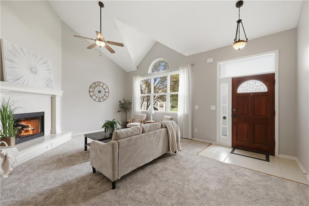 720 SE James Circle — photo 5