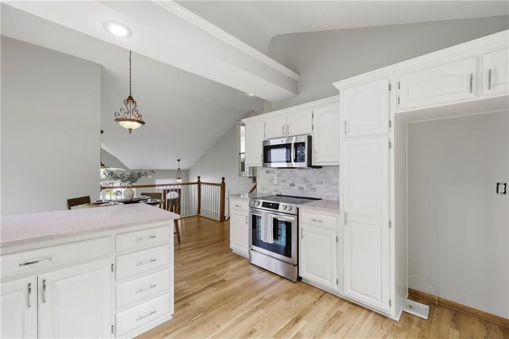720 SE James Circle — photo 10