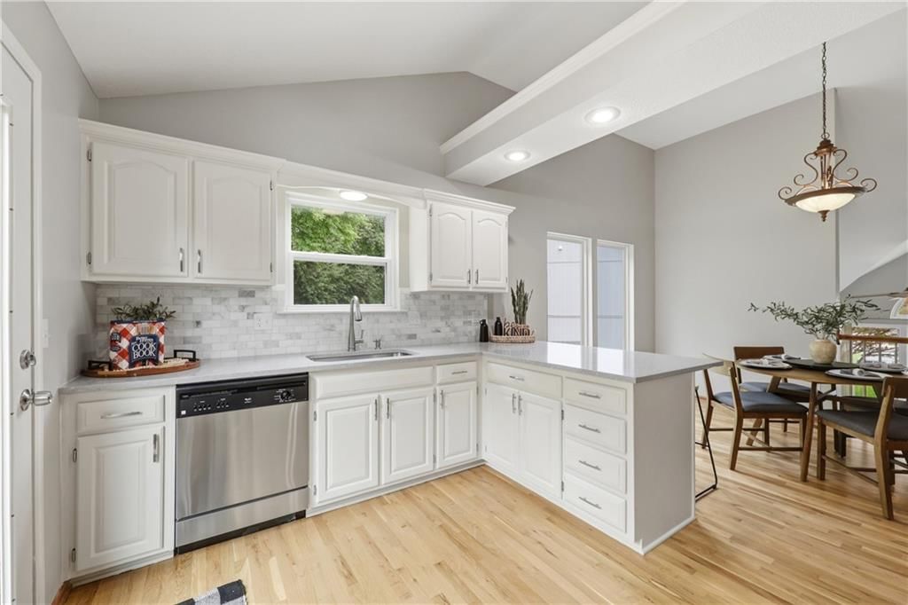 720 SE James Circle — photo 11