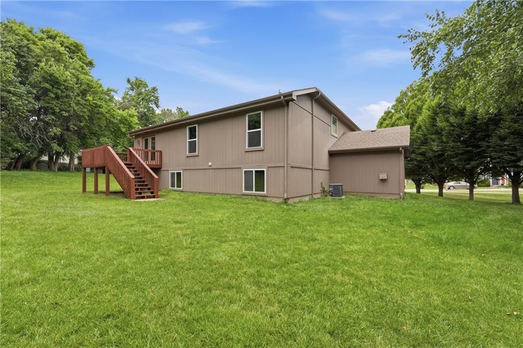 720 SE James Circle — photo 31