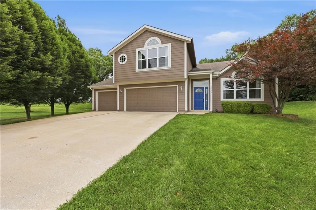 720 SE James Circle — photo 32