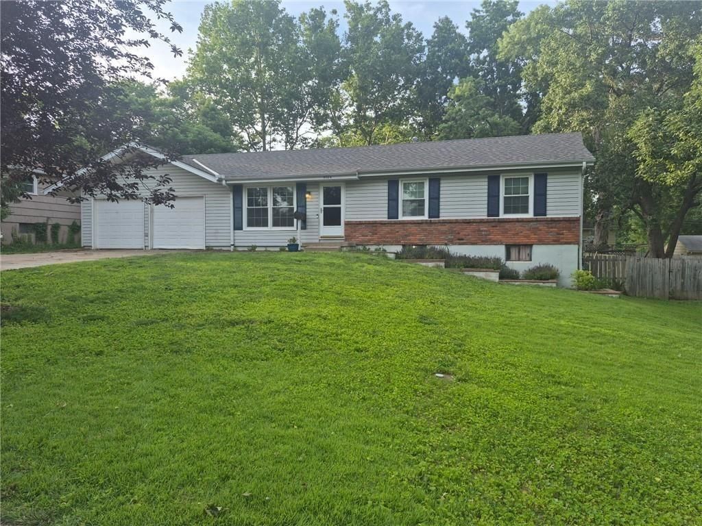 9304 E 81st Street, Raytown, MO