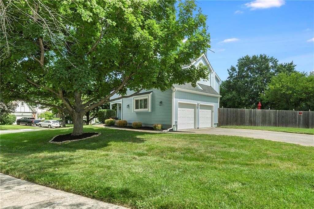 8821 W 115th Terrace — photo 3