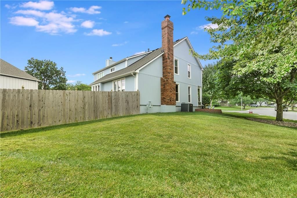 8821 W 115th Terrace — photo 4
