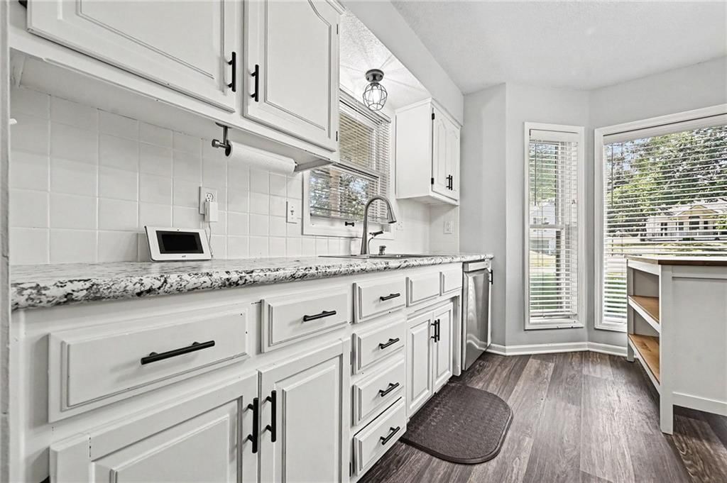 1720 Regency Drive — photo 8
