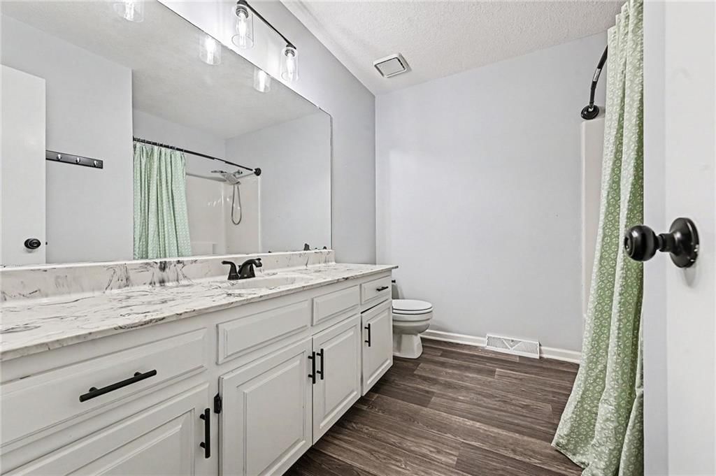 1720 Regency Drive — photo 15