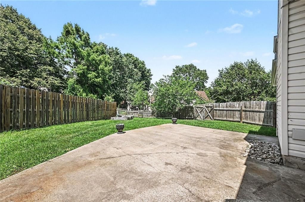 1720 Regency Drive — photo 21