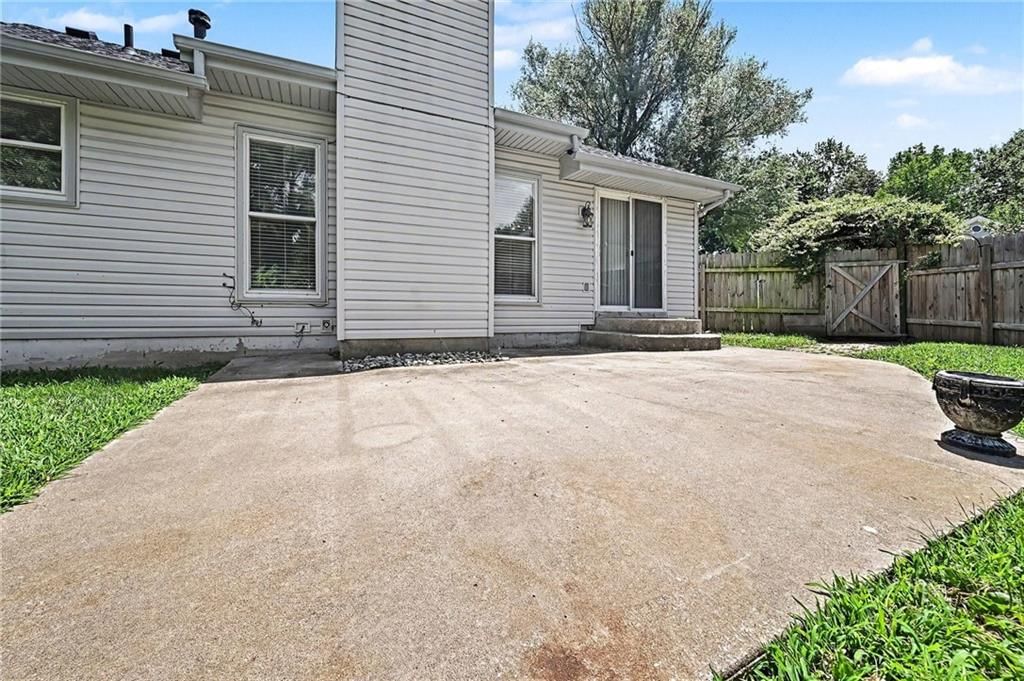 1720 Regency Drive — photo 22